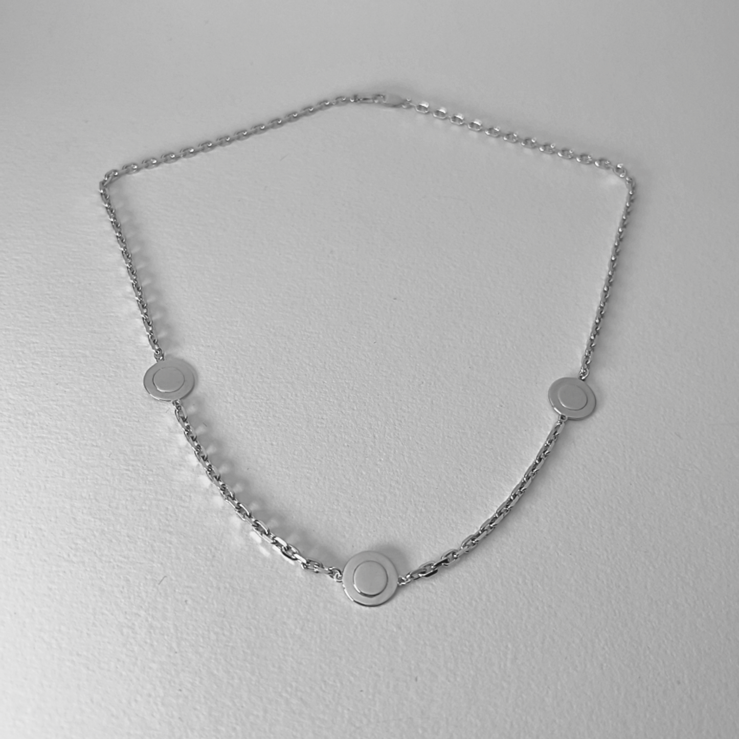 TRI-CIRCLE NECKLACE