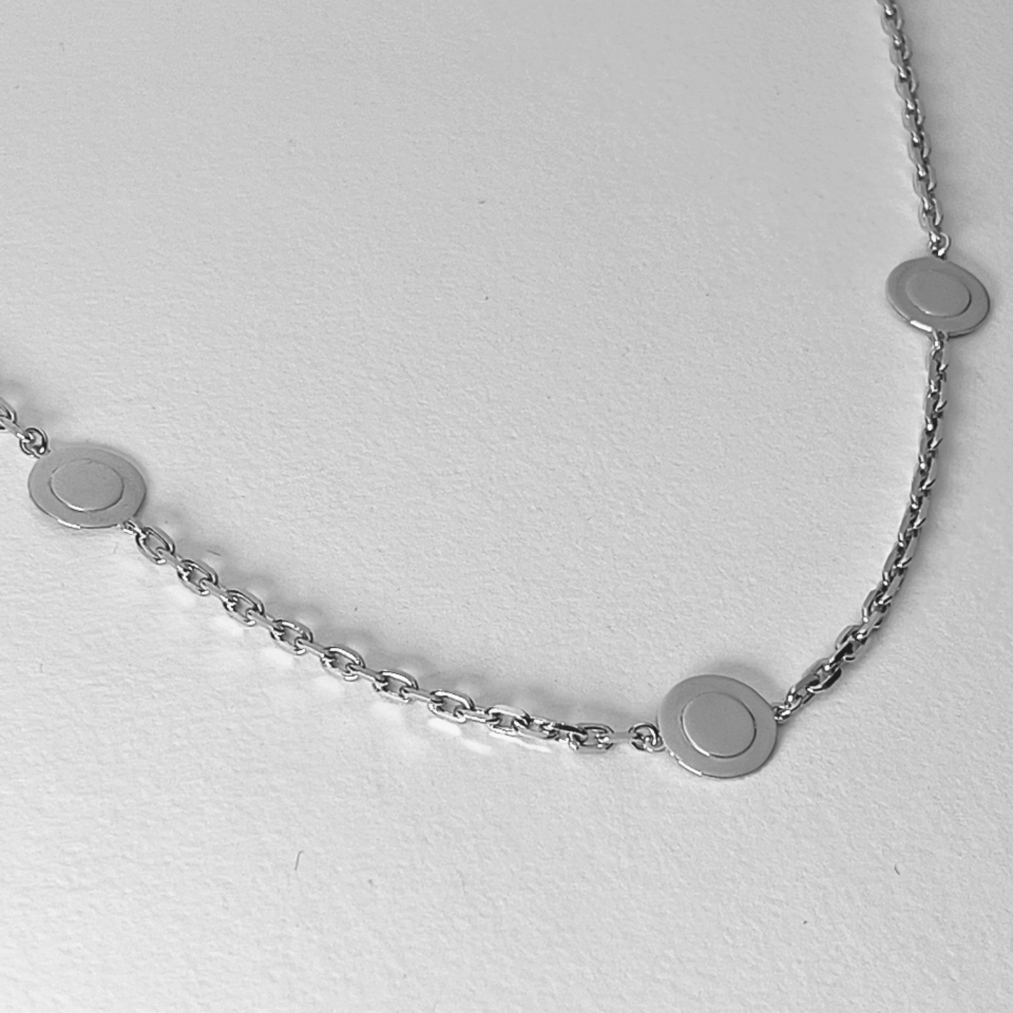 TRI-CIRCLE NECKLACE